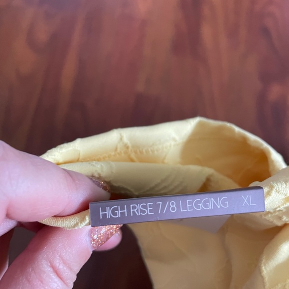 NWT CALIA high rise 7/8 length legging - Picture 9 of 11